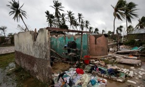 Một ngôi nhà ở Les Cayes, Haiti, bị bão Matthew phá hủy