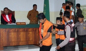 Phiên tòa xử một vụ hiếp dâm ở Indonesia